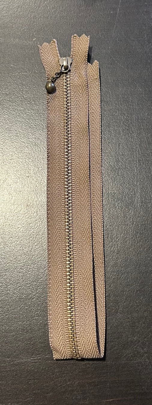 13 1/2" Brown Zipper