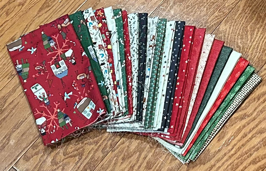 Christmas Traditions - Fat Quarter Bundle (22 pcs)