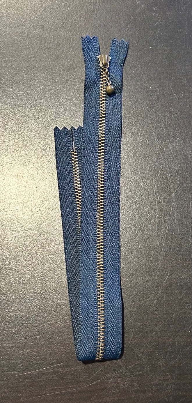 13 1/2" Navy Blue Zipper