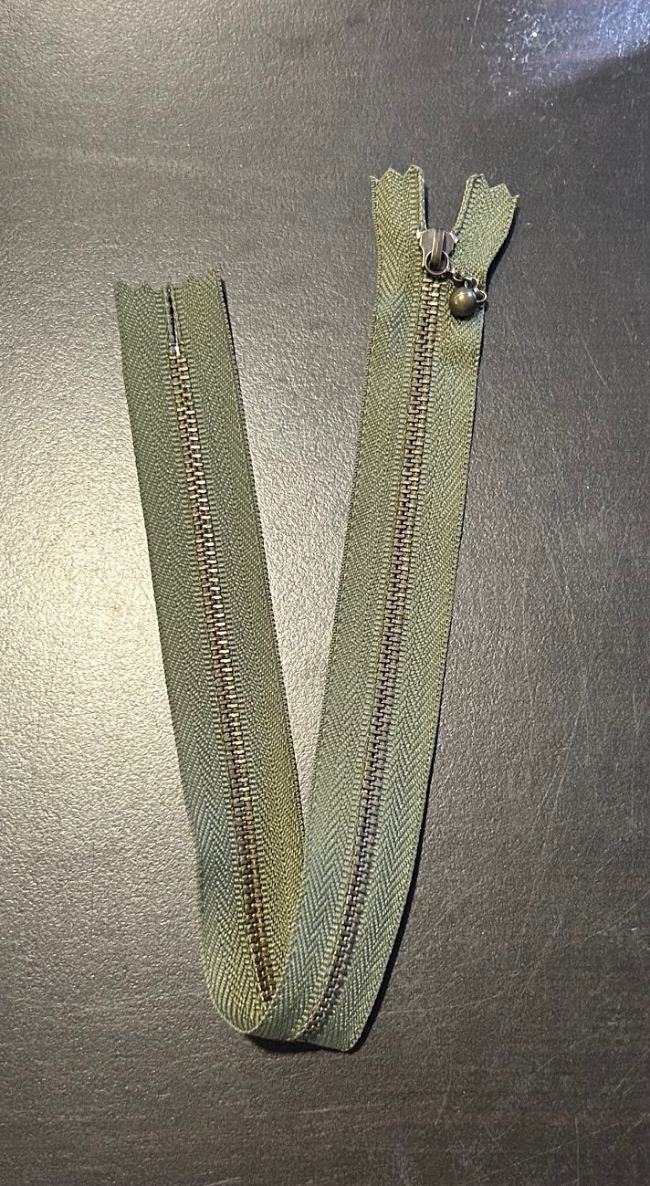 13 1/2" Olive Green Zipper