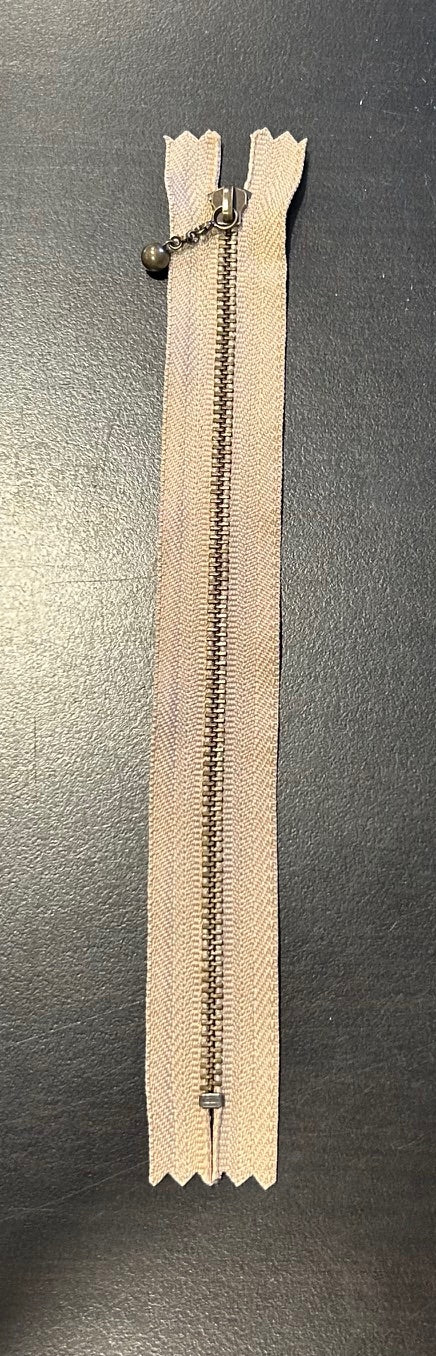 7 1/2" Beige Zipper