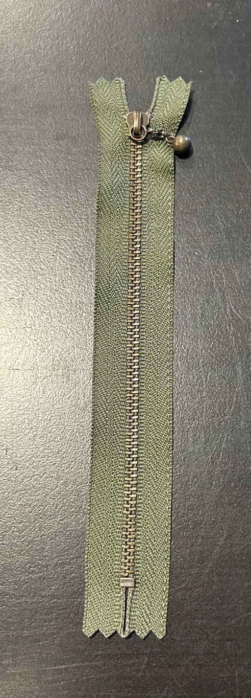 5 1/2" Moss Green Zipper