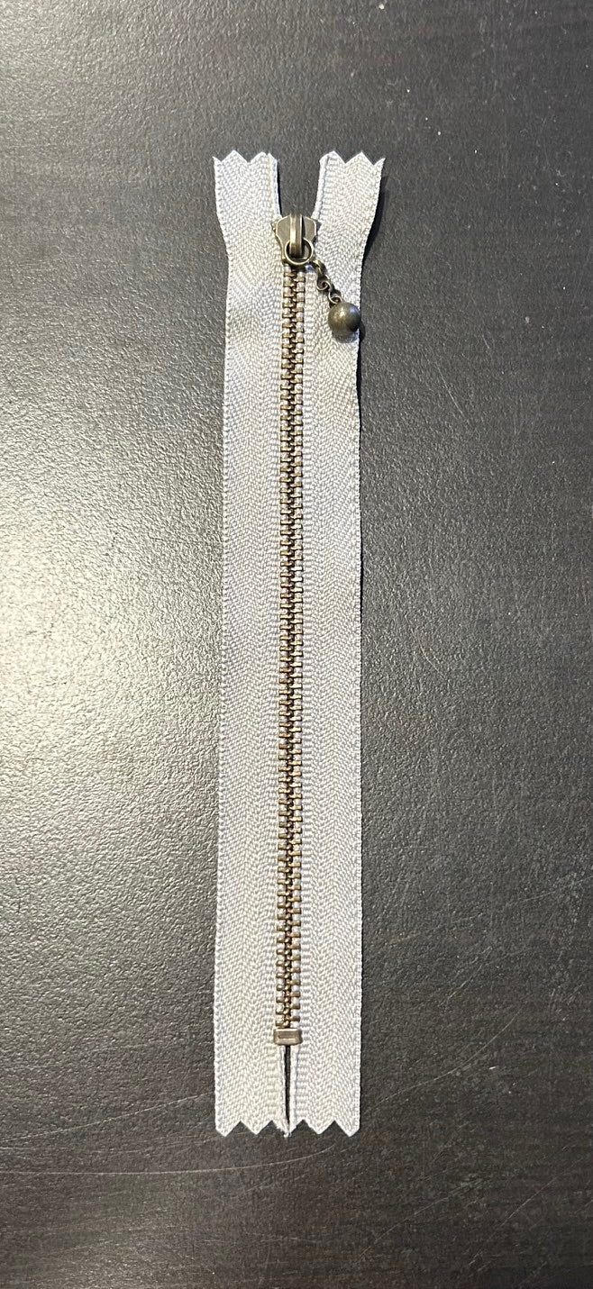 5 1/2" Gray Zipper