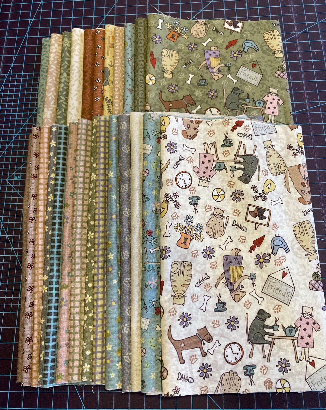 25 x&nbsp;fat eighths from Lynette's 'Good Boy and Kitty' fabric collection