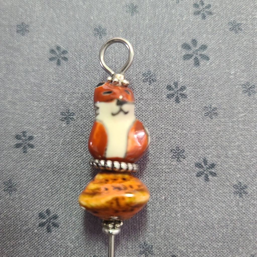 Stiletto-Fox on an Orange Square Bead FX016