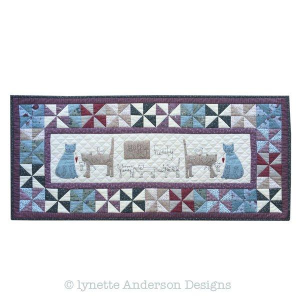 Happy Family Tablerunner - pattern